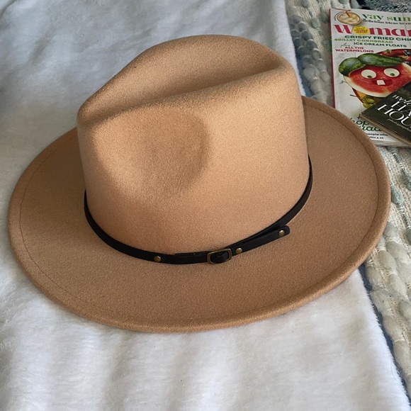 Accessories - Felt Cowboy Hat